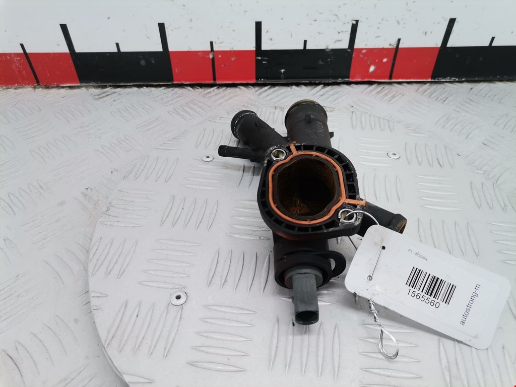 Тройник системы охлаждения VOLKSWAGEN Passat B7 2011-2015