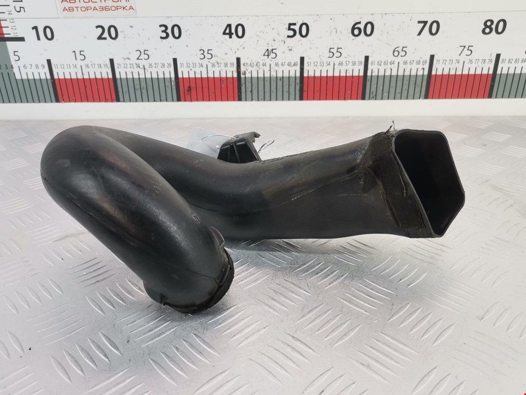 Патрубок воздушного фильтра TOYOTA Avensis 2009-2015