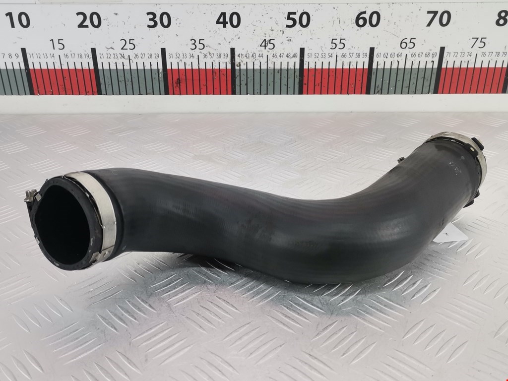 Патрубок интеркулера AUDI A4 B8 2007-2015