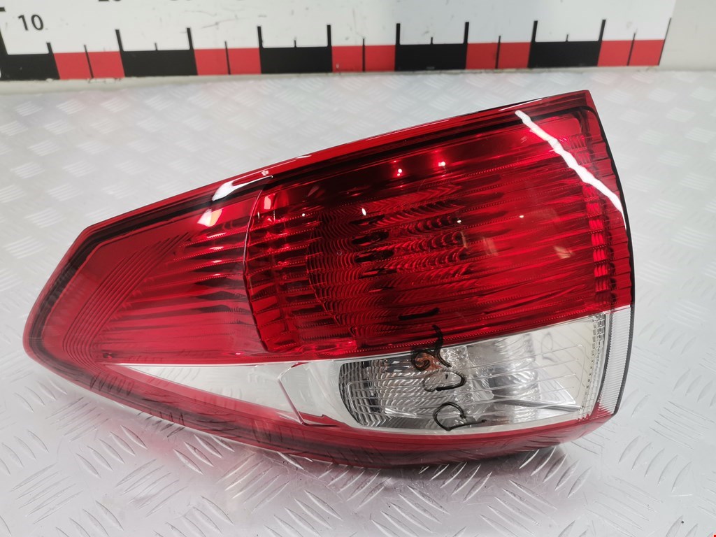 Фонарь задний правый FORD C-MAX 2010-2019