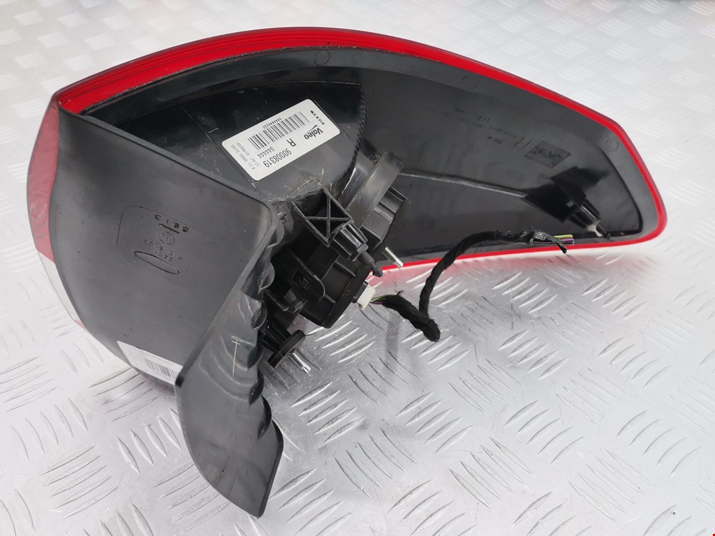 Фонарь задний правый FORD C-MAX 2010-2019