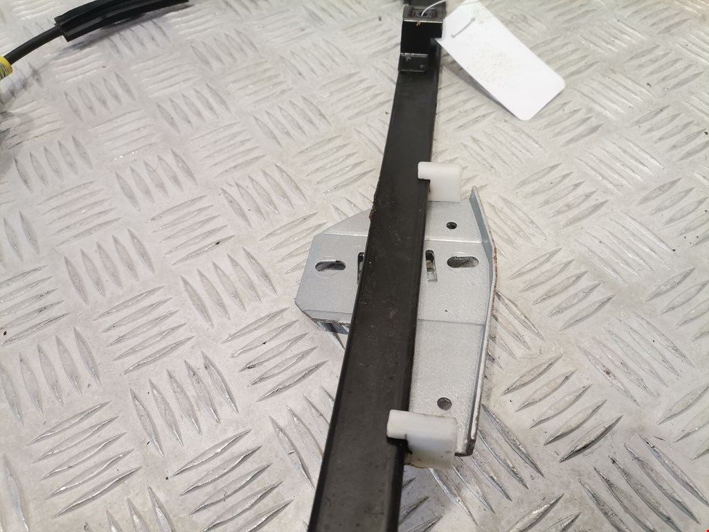 Стеклоподъемник задний правый VOLKSWAGEN Passat B4 1993-1997