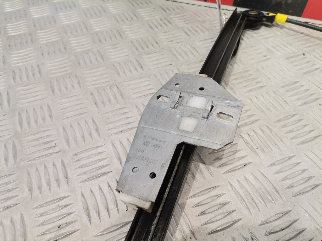 Стеклоподъемник задний правый VOLKSWAGEN Passat B4 1993-1997