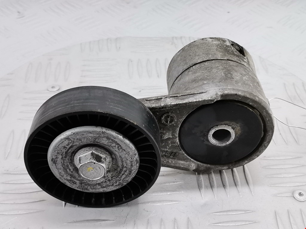 Натяжитель ремня генератора (приводного поликлинового ремня Opel Corsa C (2000-2006)