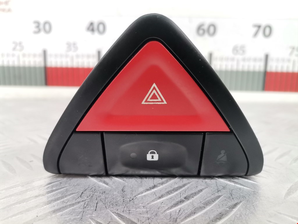 Кнопка аварийной сигнализации Renault Koleos (2008-2016)