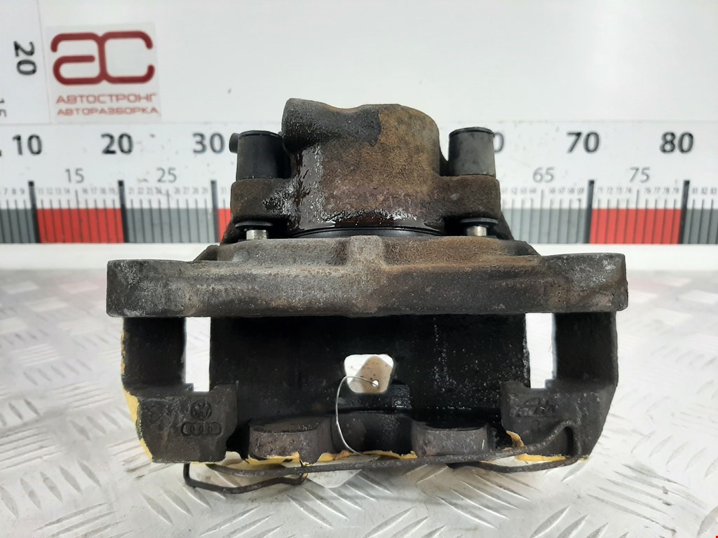 Суппорт передний правый AUDI A4 B8 2007-2015