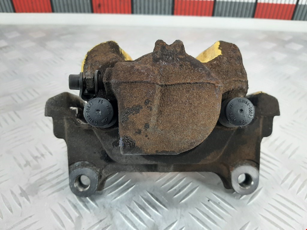 Суппорт передний правый AUDI A4 B8 2007-2015