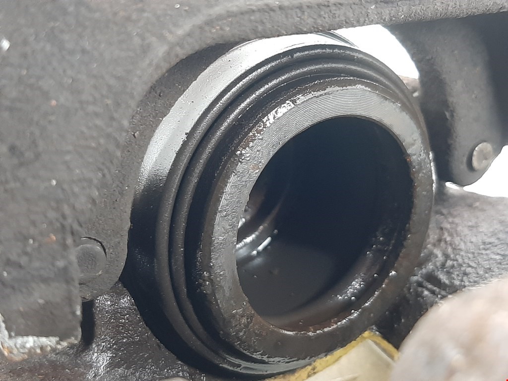 Суппорт передний правый AUDI A4 B8 2007-2015