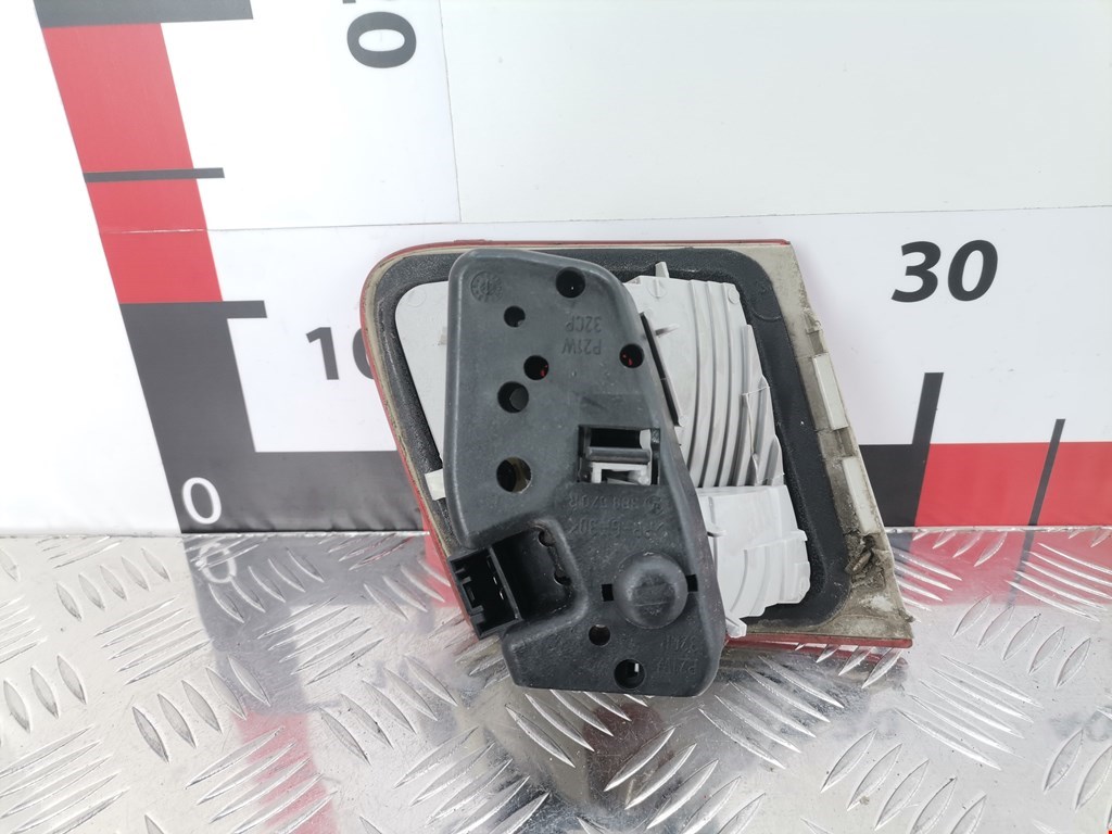 Фонарь задний внутренний правый BMW 3er E46 1998-2006