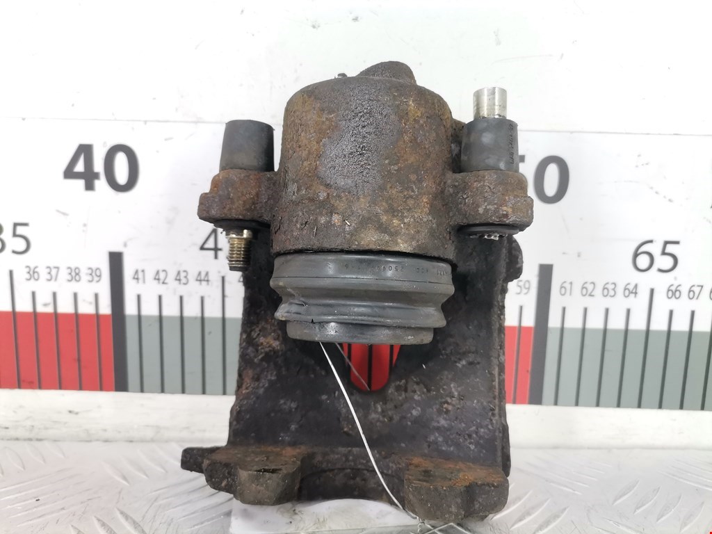 Суппорт передний правый VOLKSWAGEN Jetta VI 2011-2017