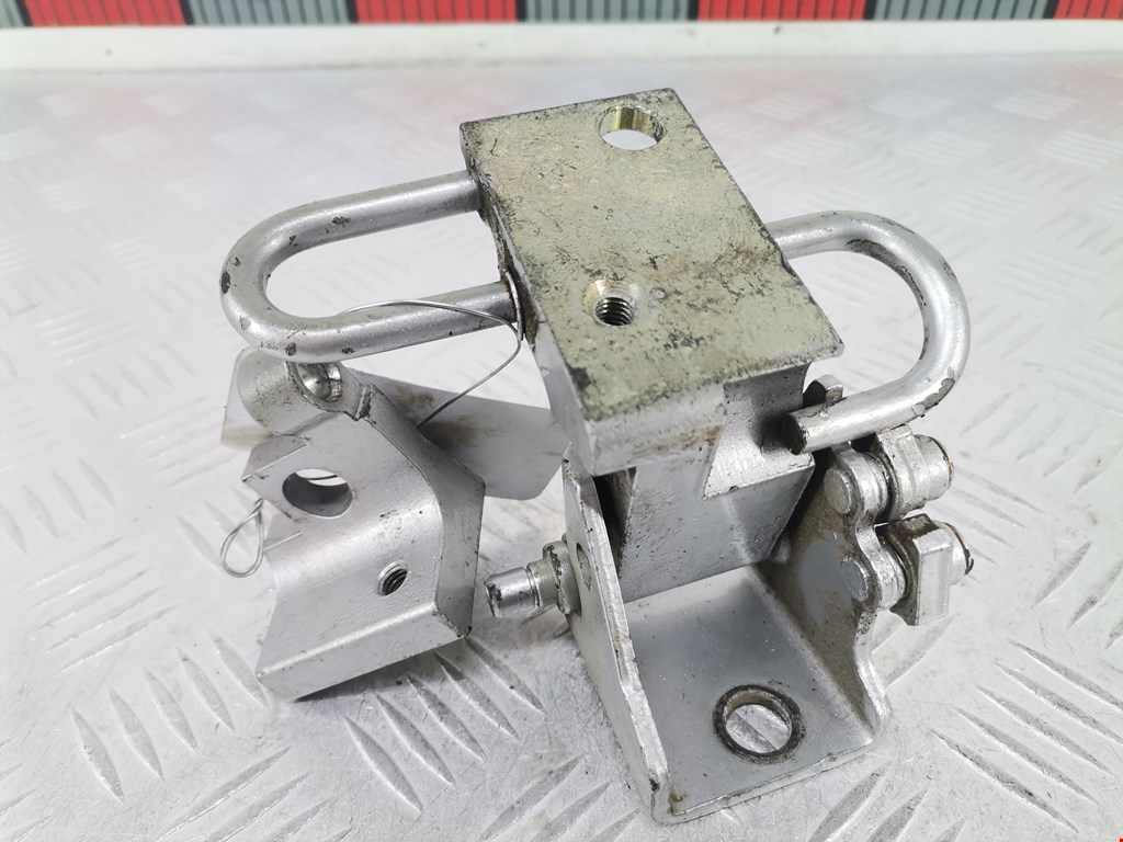 Петля двери задней левой Audi Q7 4L (2005-2015)