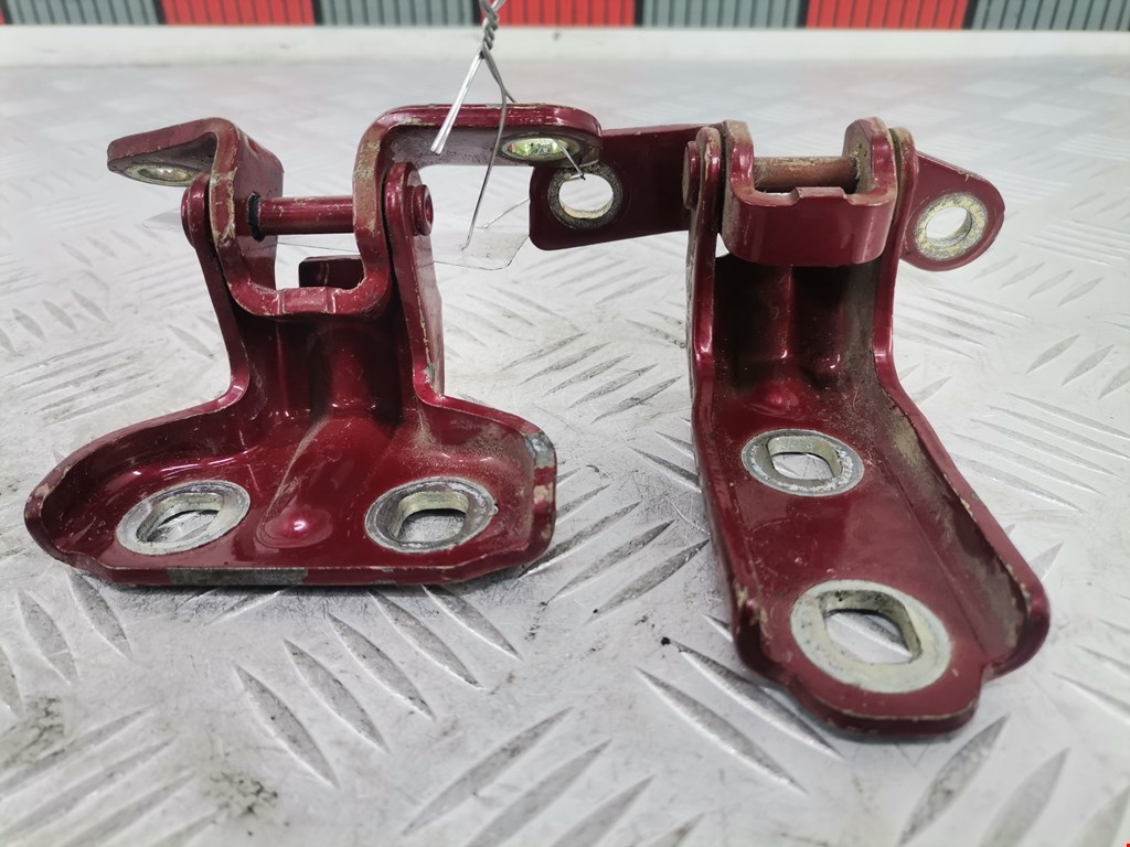 Петля двери задней левой Chevrolet Orlando (2010-2023)