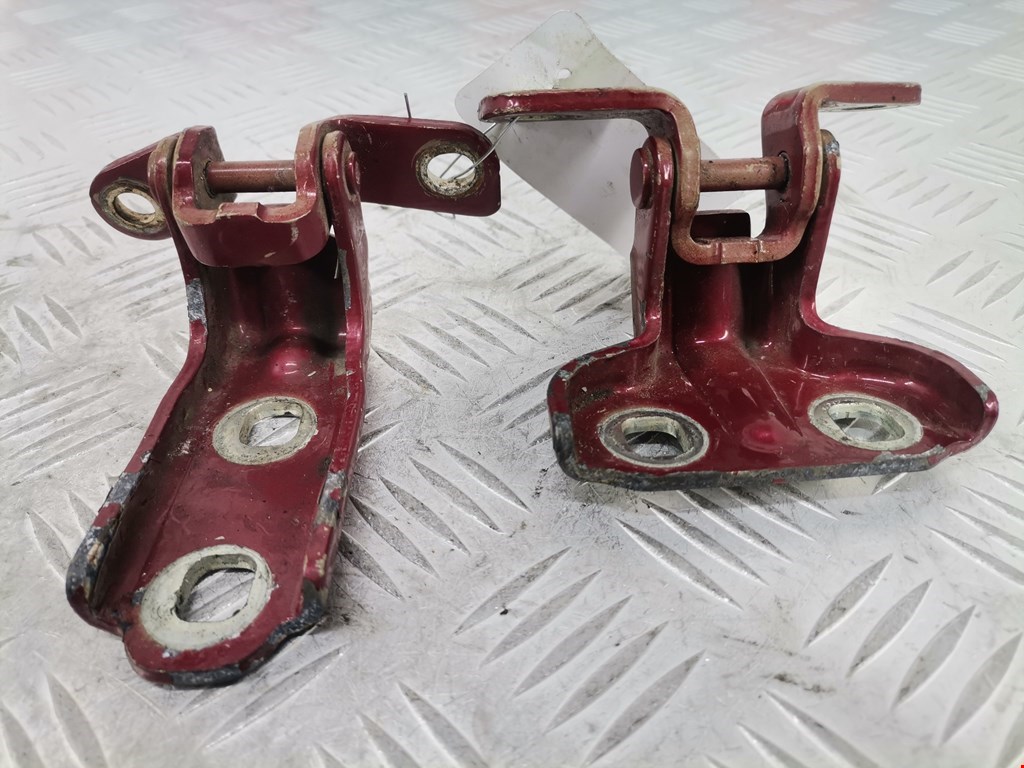 Петля двери задней правой Chevrolet Orlando (2010-2023)