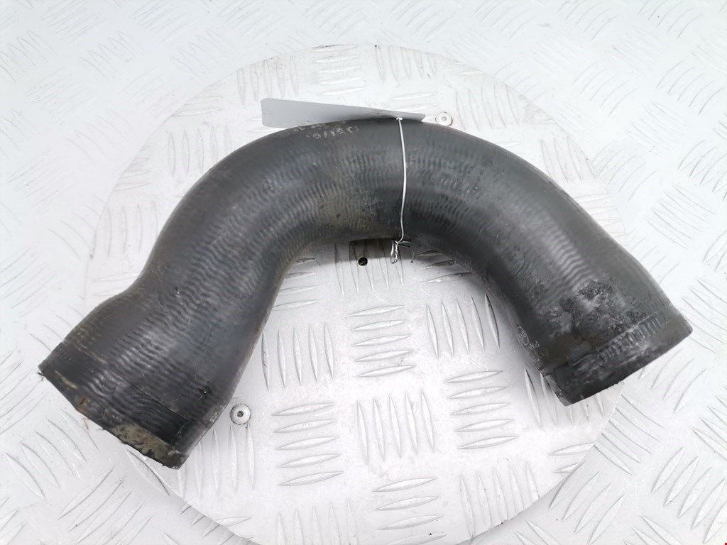 Патрубок интеркулера VOLKSWAGEN Jetta VI 2011-2017