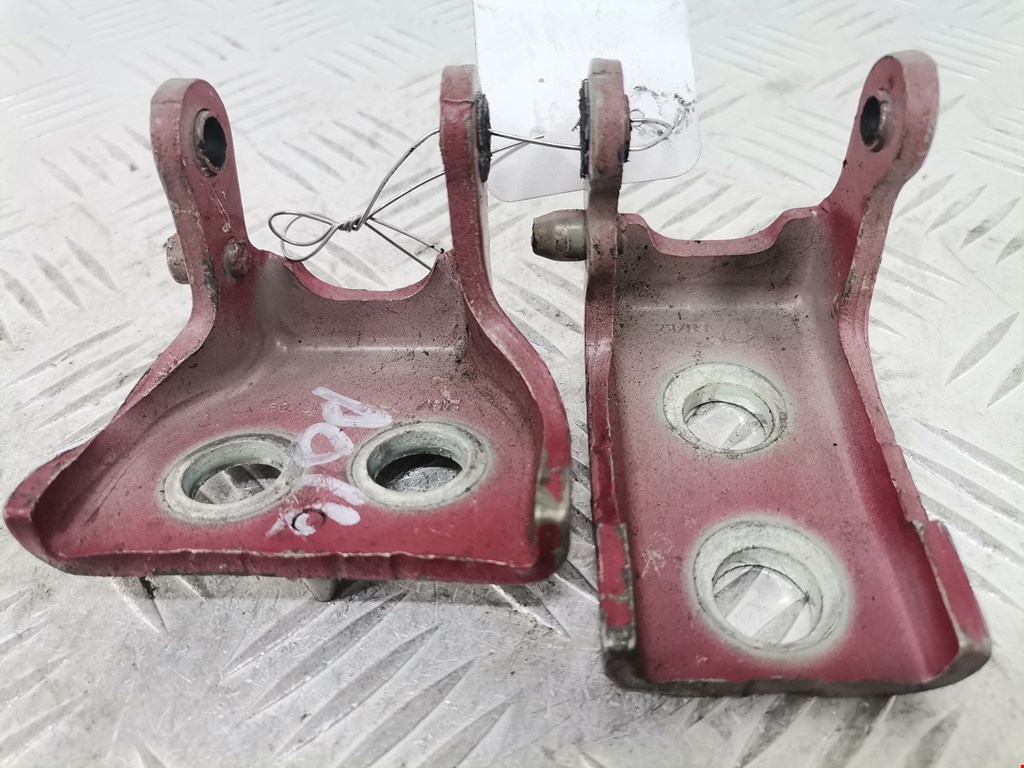 Петля двери передней левой Peugeot 3008 (2009-2016)