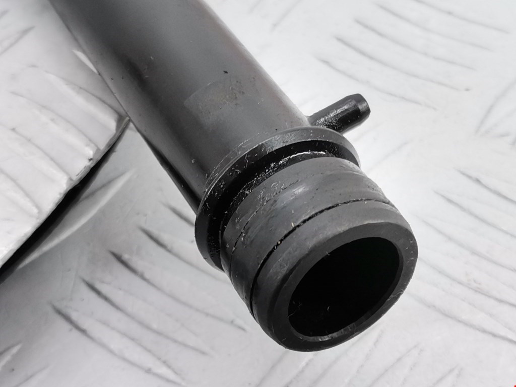 Патрубок VOLKSWAGEN Touran 2003-2010