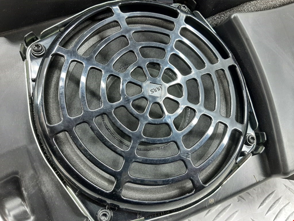 Сабвуфер VOLKSWAGEN Passat B7 2011-2015