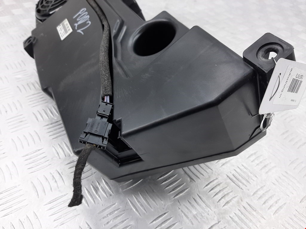 Сабвуфер VOLKSWAGEN Passat B7 2011-2015