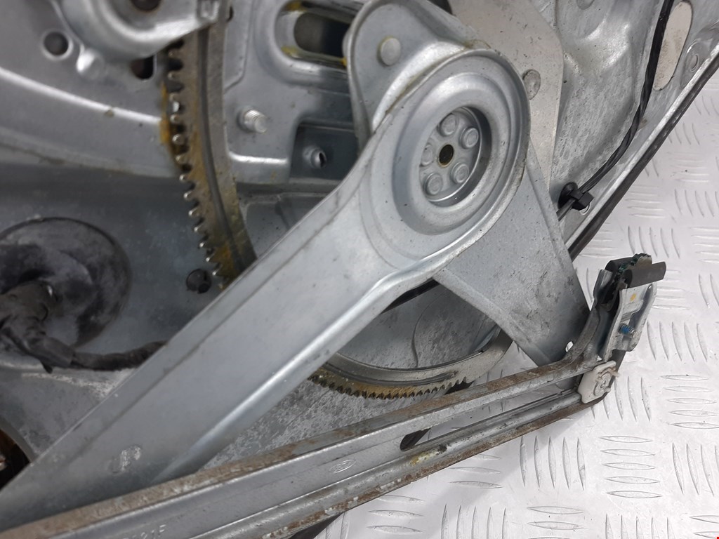 Стеклоподъемник задний левый FORD C-MAX 2003-2010