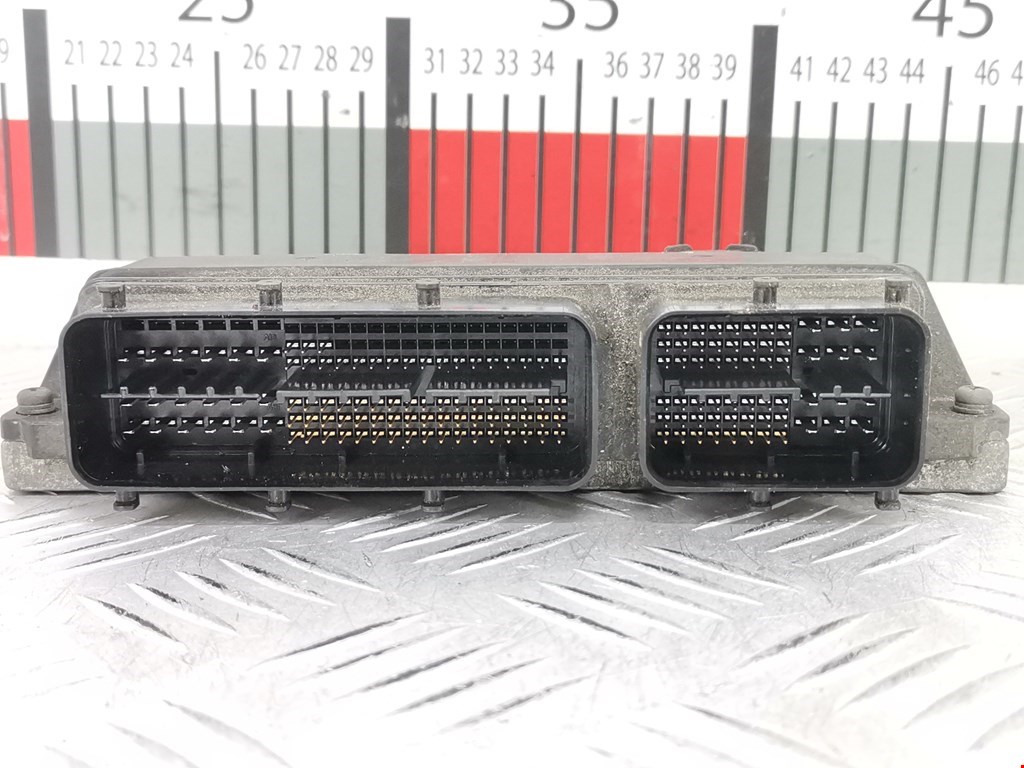 Блок управления двигателя (ЭБУ) TOYOTA Avensis 2009-2015