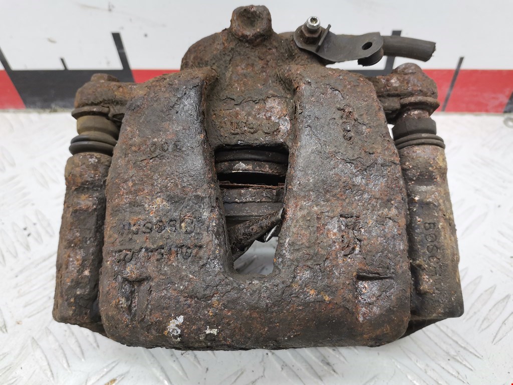 Суппорт передний левый Volvo S60 1 (2000-2009)