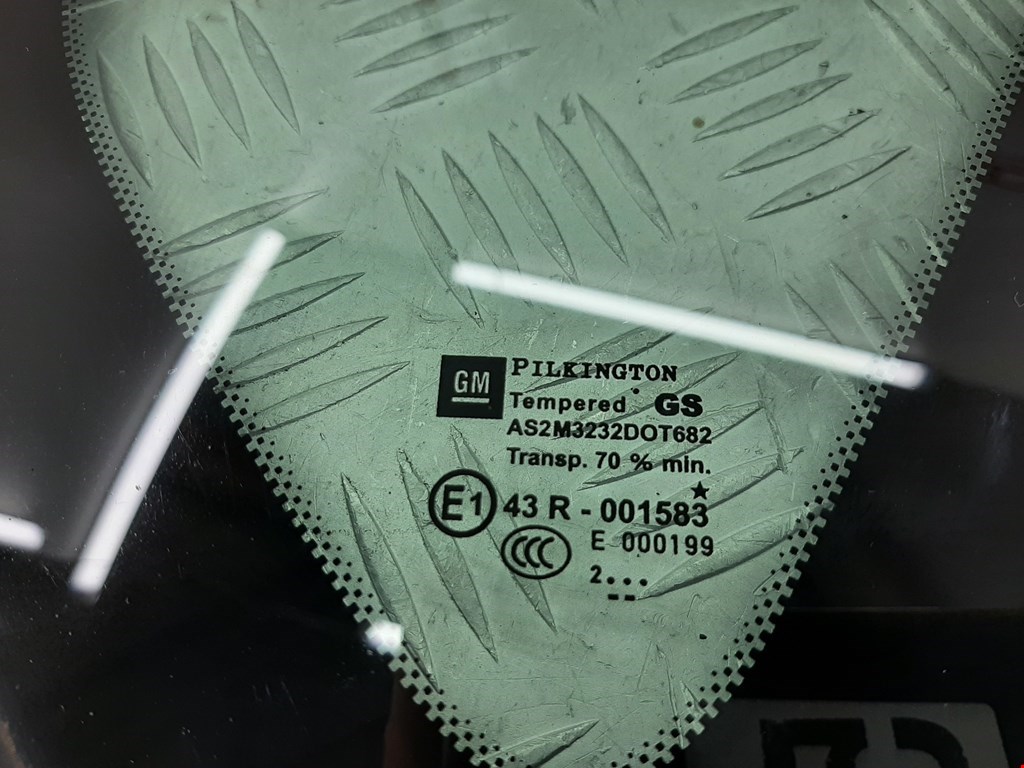 Стекло кузовное глухое правое OPEL Astra J 2009-2017