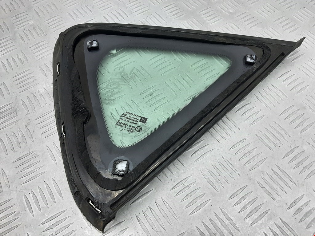 Стекло кузовное глухое левое OPEL Astra J 2009-2017