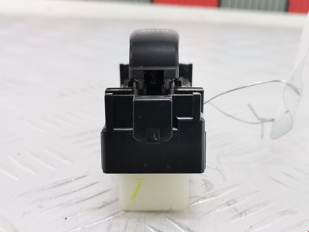 Кнопка стеклоподъемника LEXUS RX 300\330\350\400H 2003-2009