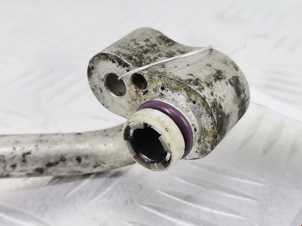 Трубка кондиционера BMW 3er F30/F31/F80 2011-2019