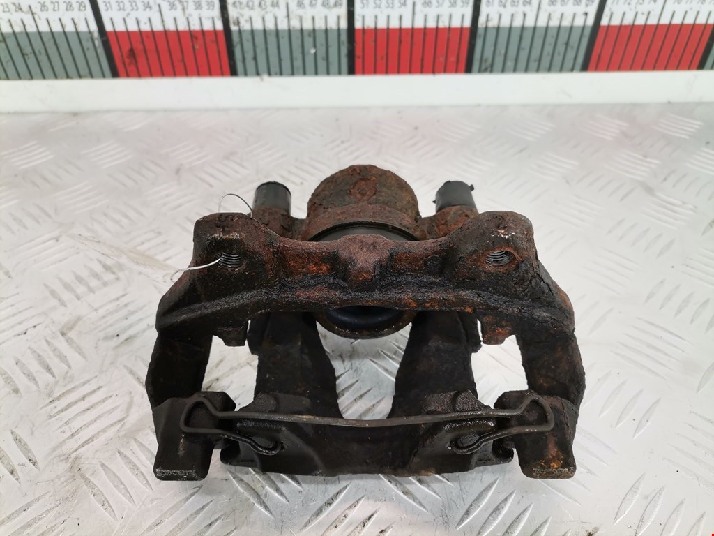 Суппорт передний правый DACIA Sandero 2013-2020