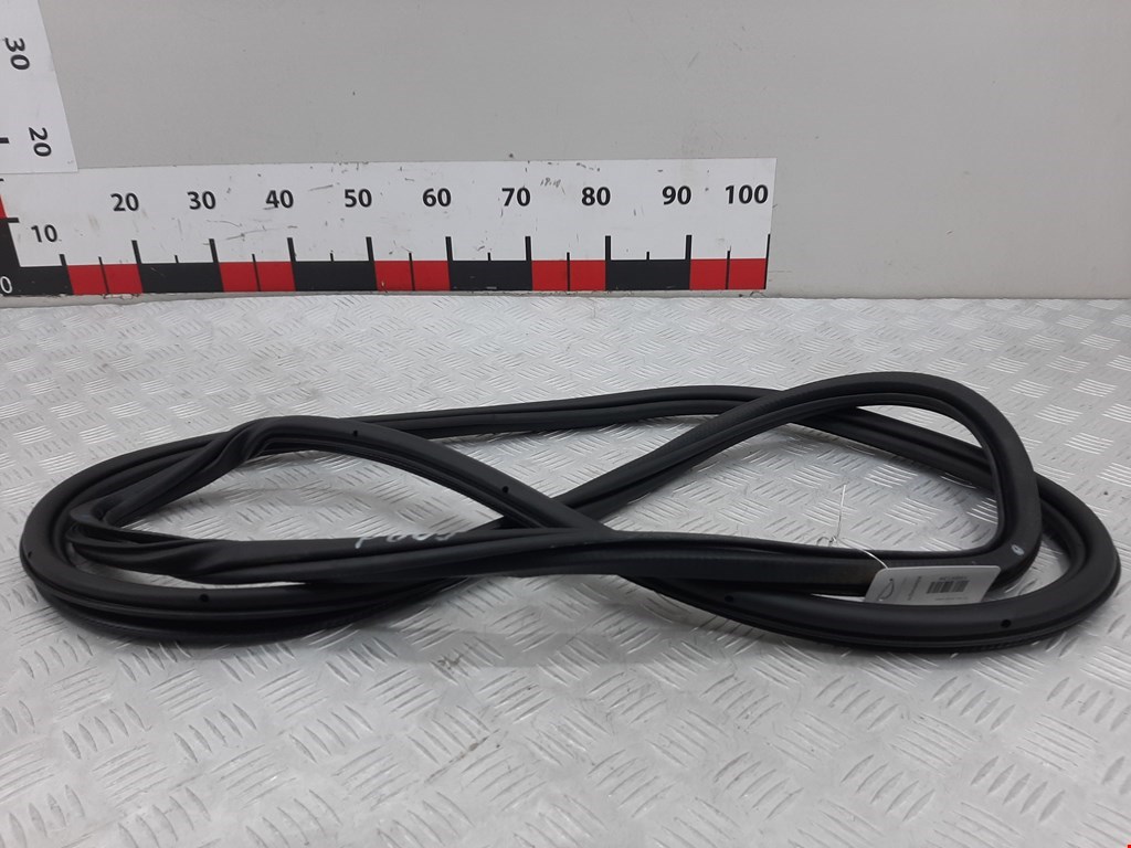 Уплотнитель двери AUDI Q7 I 2006-2015