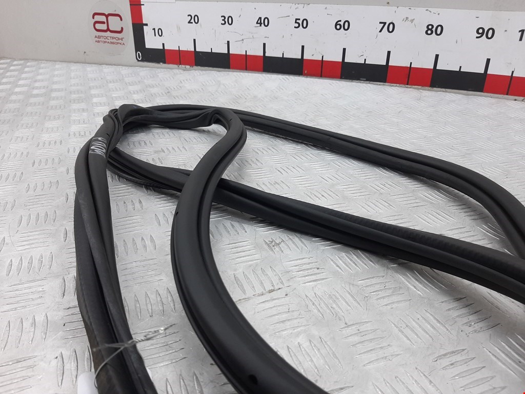 Уплотнитель двери AUDI Q7 I 2006-2015