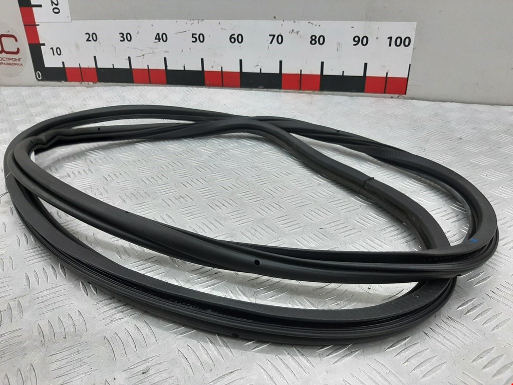 Уплотнитель двери AUDI Q7 I 2006-2015