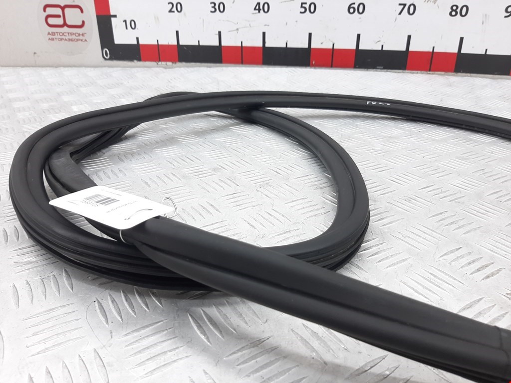 Уплотнитель двери AUDI A4 B8 2007-2015