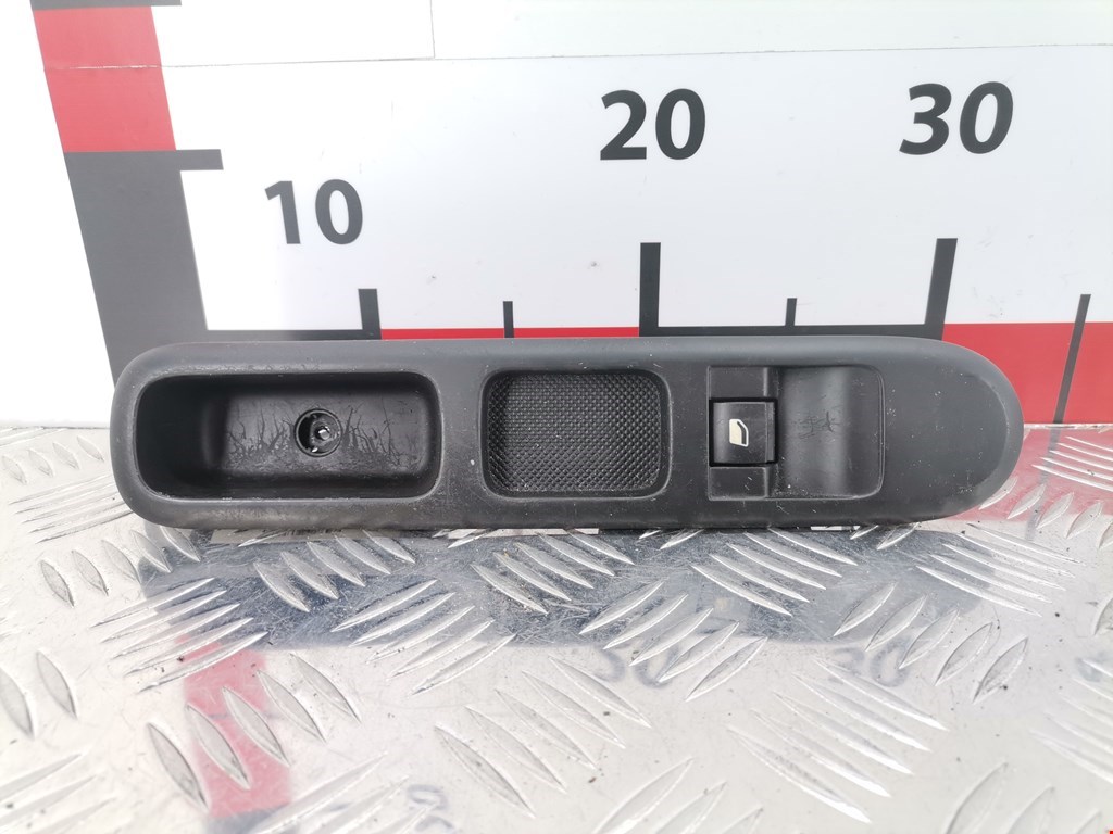 Кнопка стеклоподъемника PEUGEOT Partner 2008-2018