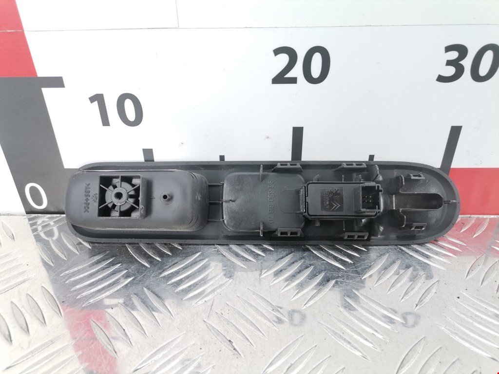 Кнопка стеклоподъемника PEUGEOT Partner 2008-2018