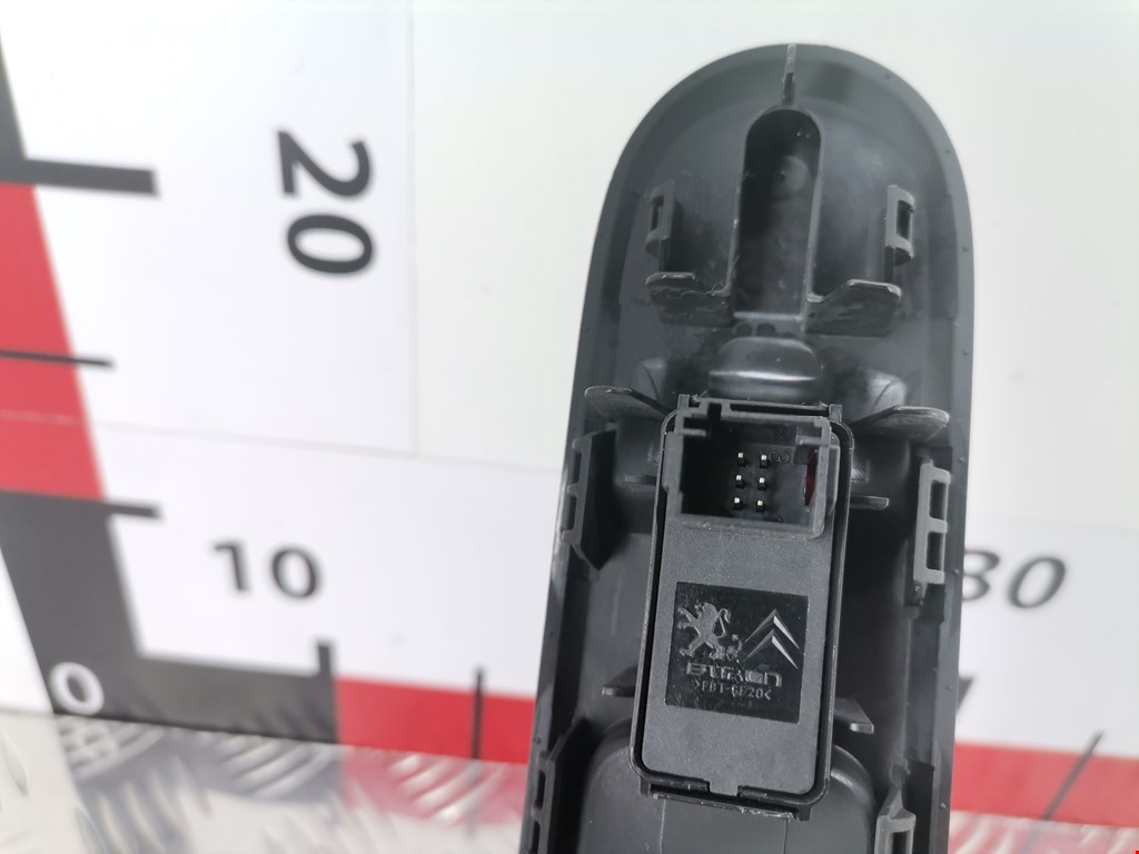 Кнопка стеклоподъемника PEUGEOT Partner 2008-2018