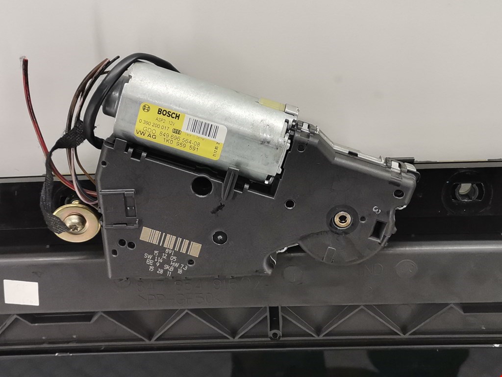 Люк в сборе электрический VOLKSWAGEN Touareg 2002-2010