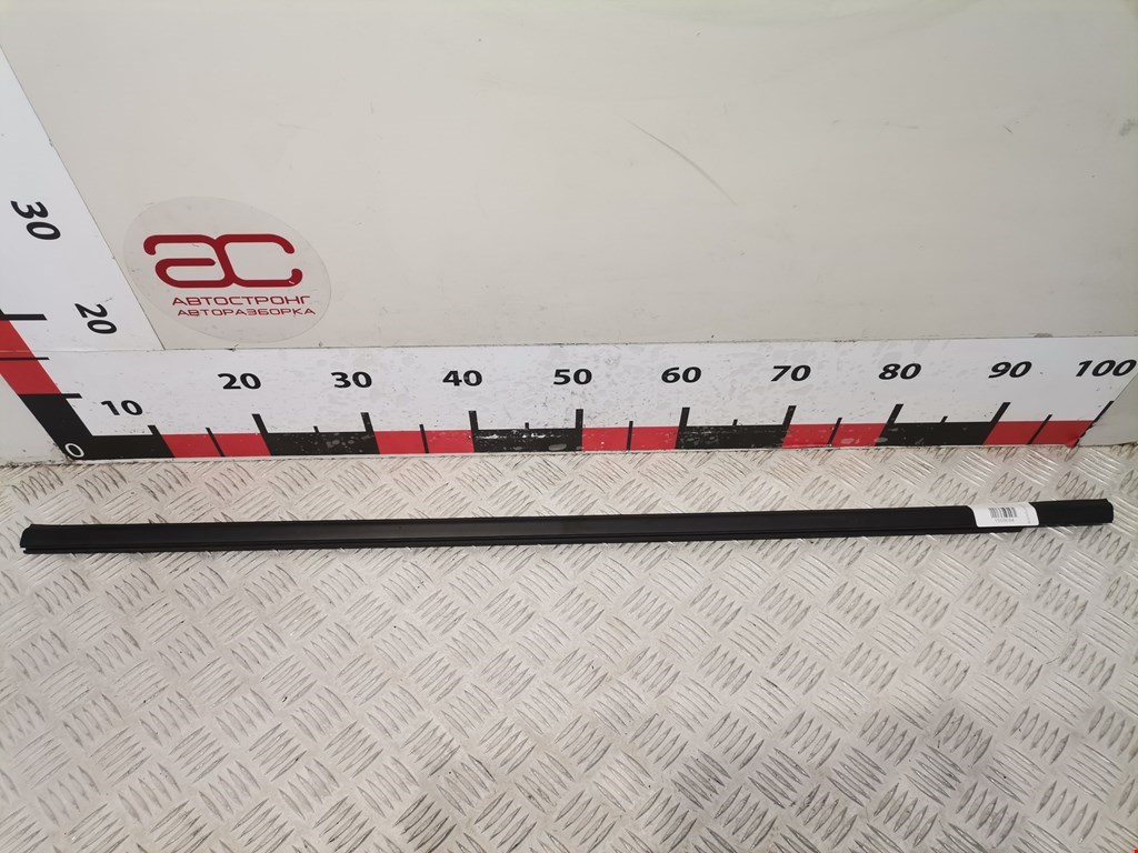 Накладка декоративная (молдинг) стекла двери передней левой Honda Civic 8 (2005-2011)