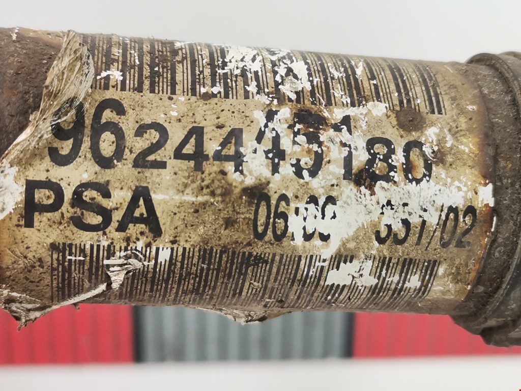 Полуось (привод, приводной вал) передняя правая PEUGEOT Partner 1996-2009