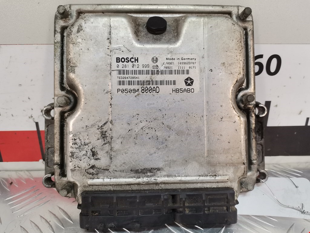 Блок управления двигателя (ЭБУ) CHRYSLER Voyager IV RG 2001-2007