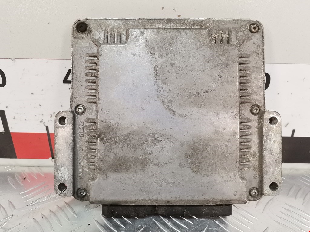 Блок управления двигателя (ЭБУ) CHRYSLER Voyager IV RG 2001-2007