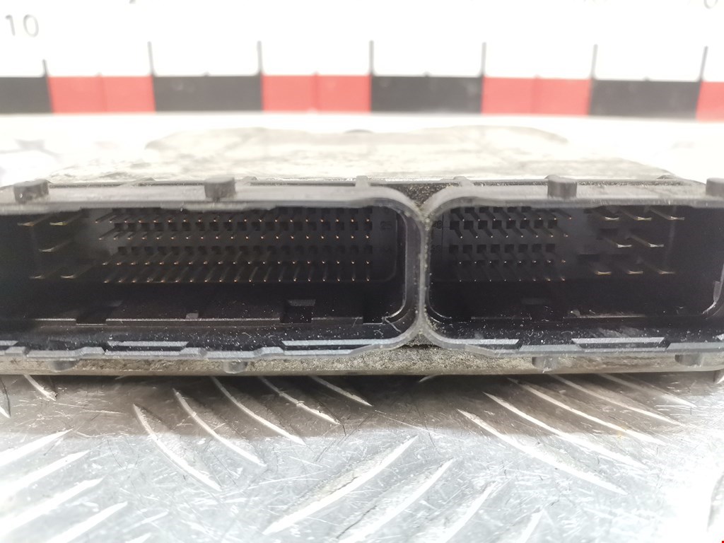 Блок управления двигателя (ЭБУ) CHRYSLER Voyager IV RG 2001-2007