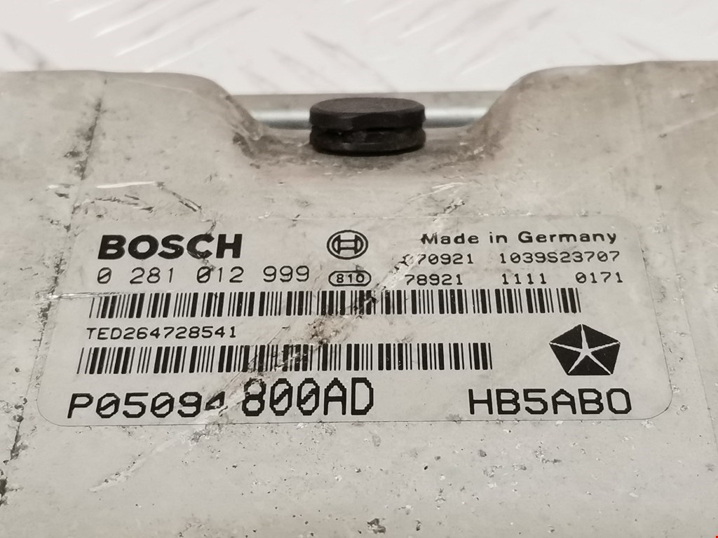 Блок управления двигателя (ЭБУ) CHRYSLER Voyager IV RG 2001-2007