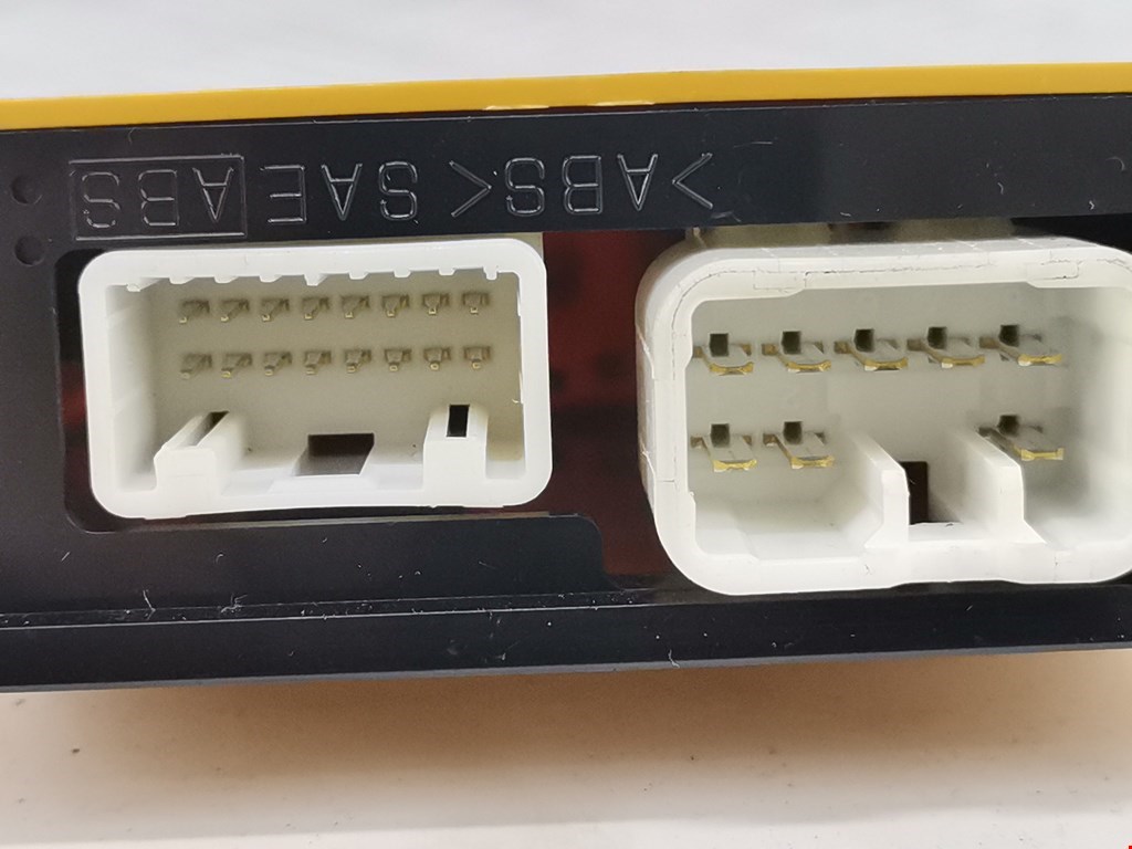 Блок комфорта TOYOTA Avensis 2009-2015