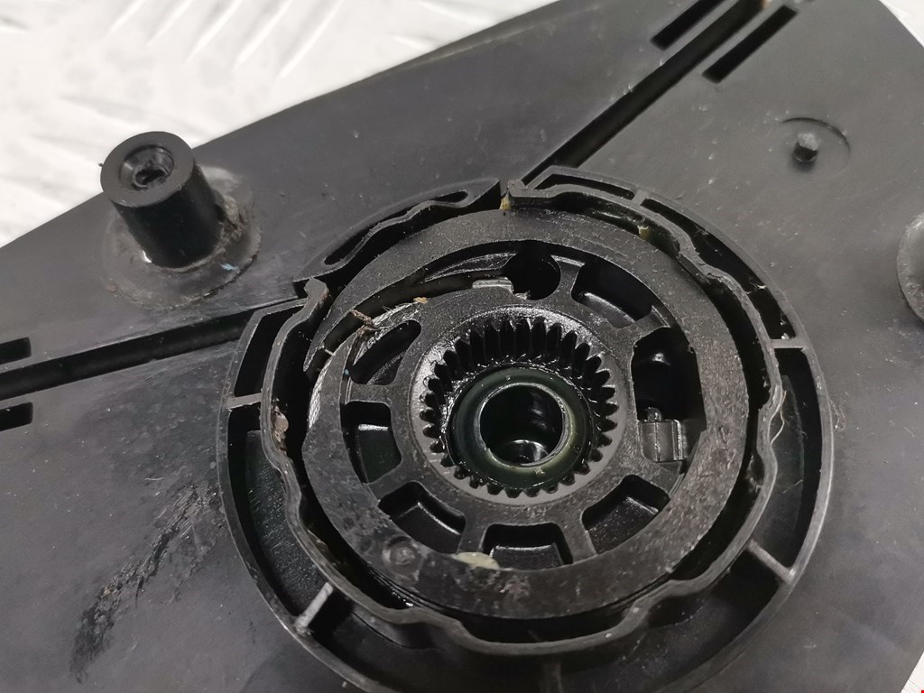 Стеклоподъемник задний левый VOLKSWAGEN Jetta VI 2011-2017