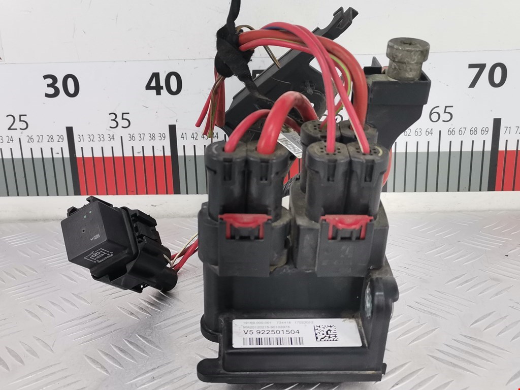 Датчик уровня в бачок омывателя BMW 3er F30/F31/F80 2011-2019