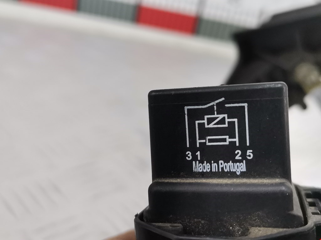 Датчик уровня в бачок омывателя BMW 3er F30/F31/F80 2011-2019