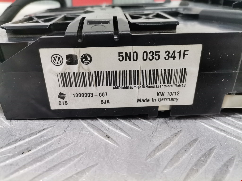 Магнитола VOLKSWAGEN Passat B7 2011-2015