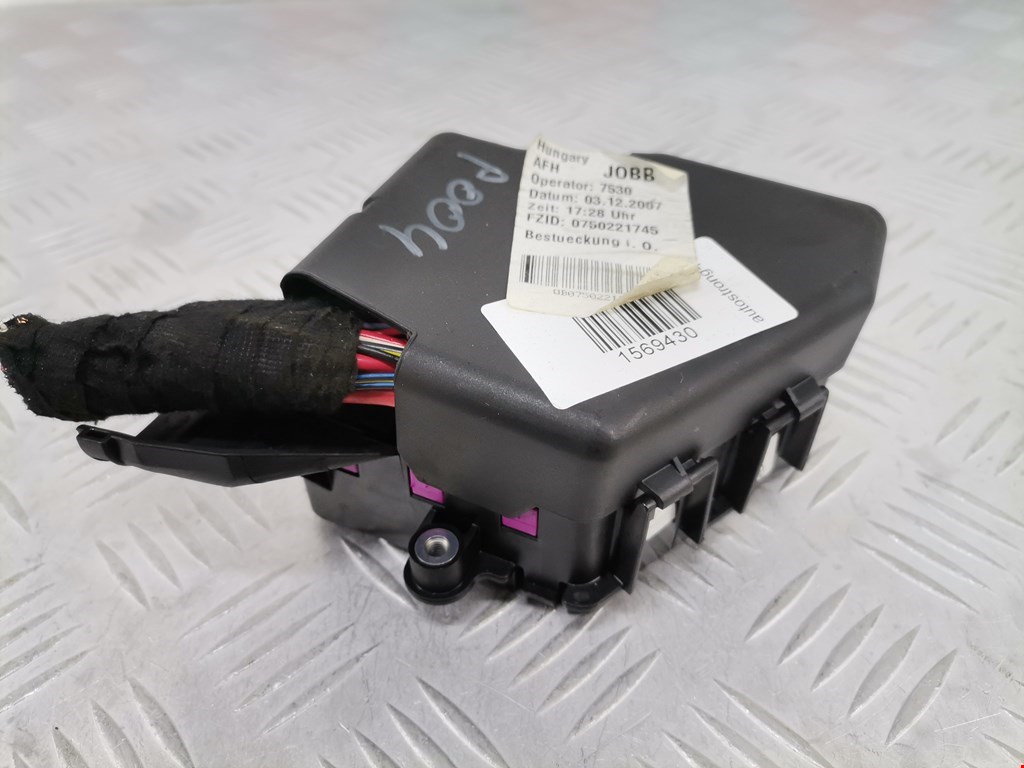 Датчик уровня в бачок омывателя AUDI A6 C6 2004-2010